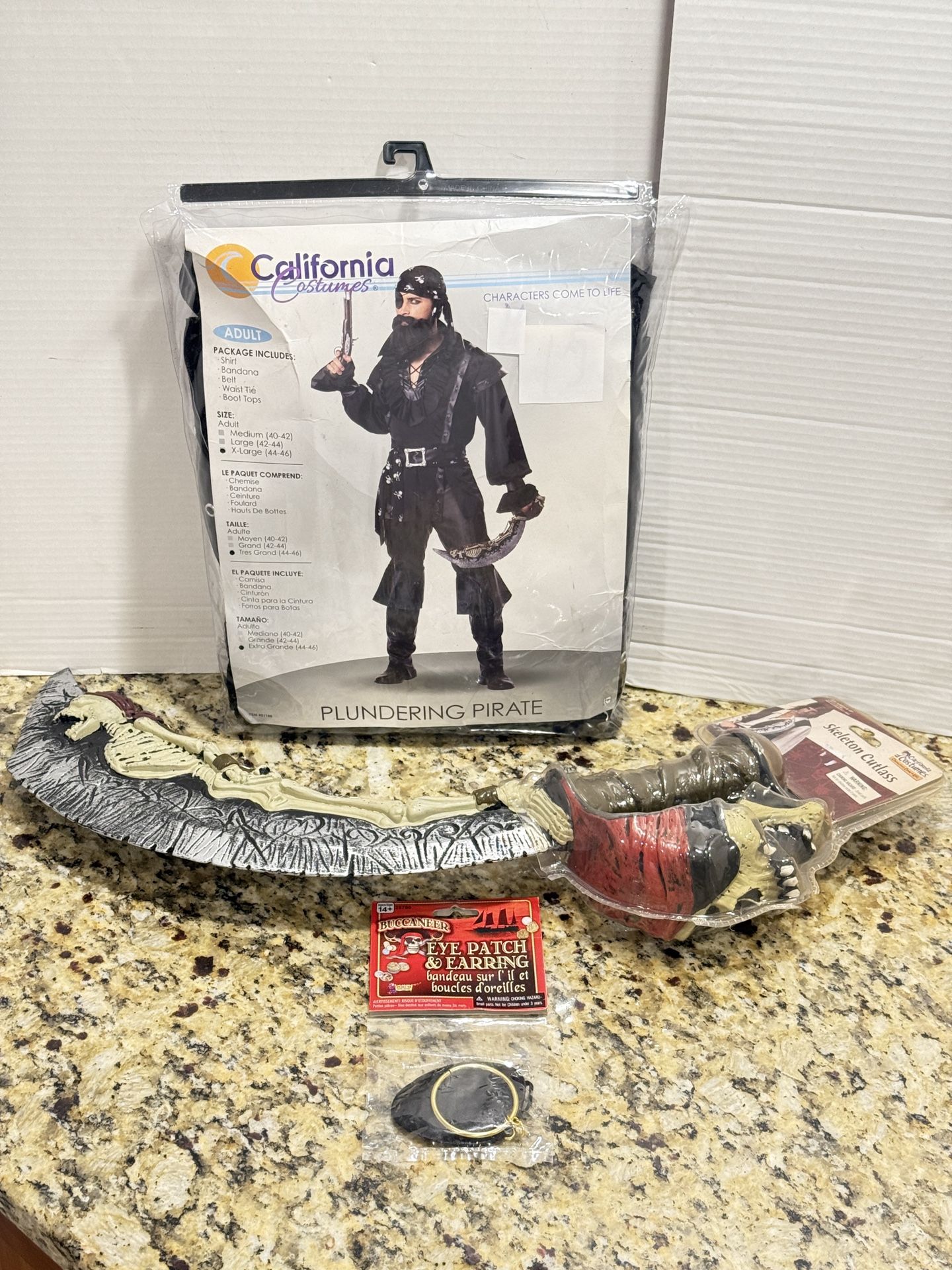 Brand NEW California Costumes  Pirate Costume - Adult size XL 
