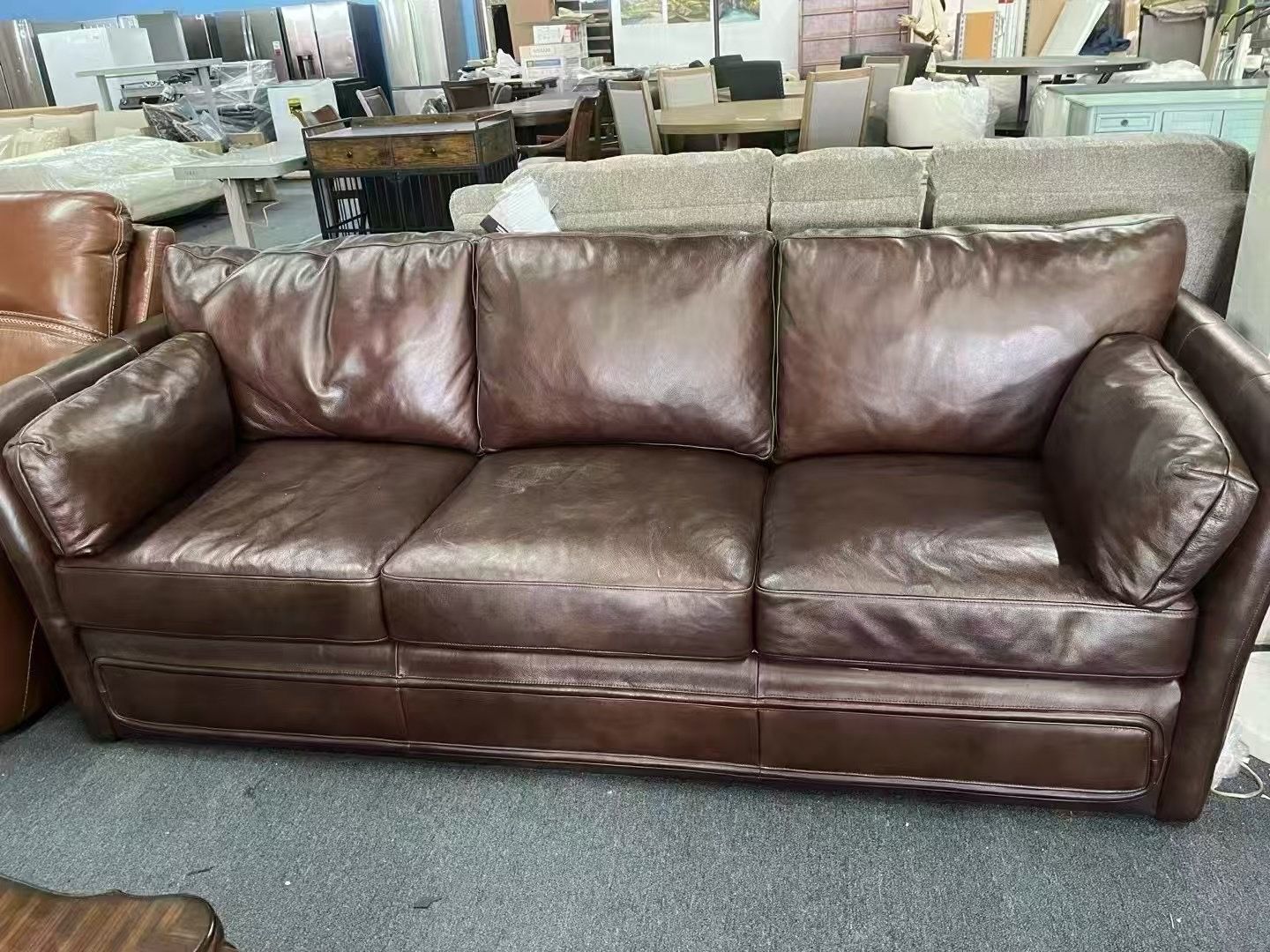 89”Genuine Leather sofa，$1500
