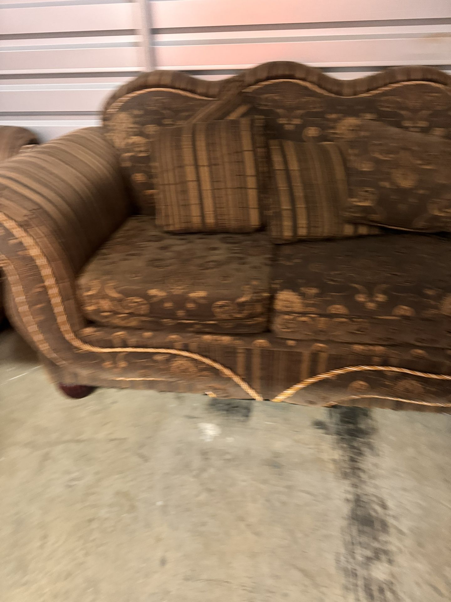 Beautiful Victorian Couch And Loveseat