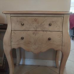 Bombay Chest