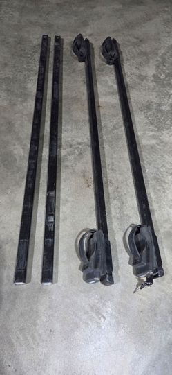 Thule 450 Crossroad locking foot pack and  square bars