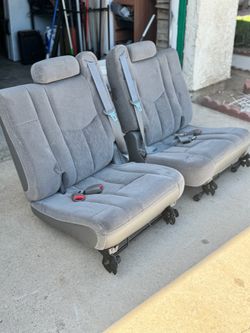 Chevy Tahoe (2000-2006) Third Row Seats with Seatbelts
