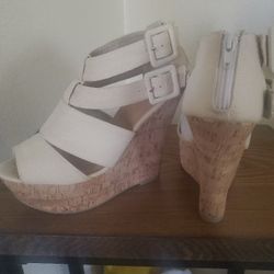 Size 8 1/2 Great Condition Beige Material