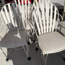 4 Chairs On Wheels 