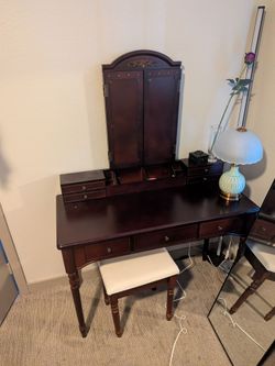 Makeup Vanity