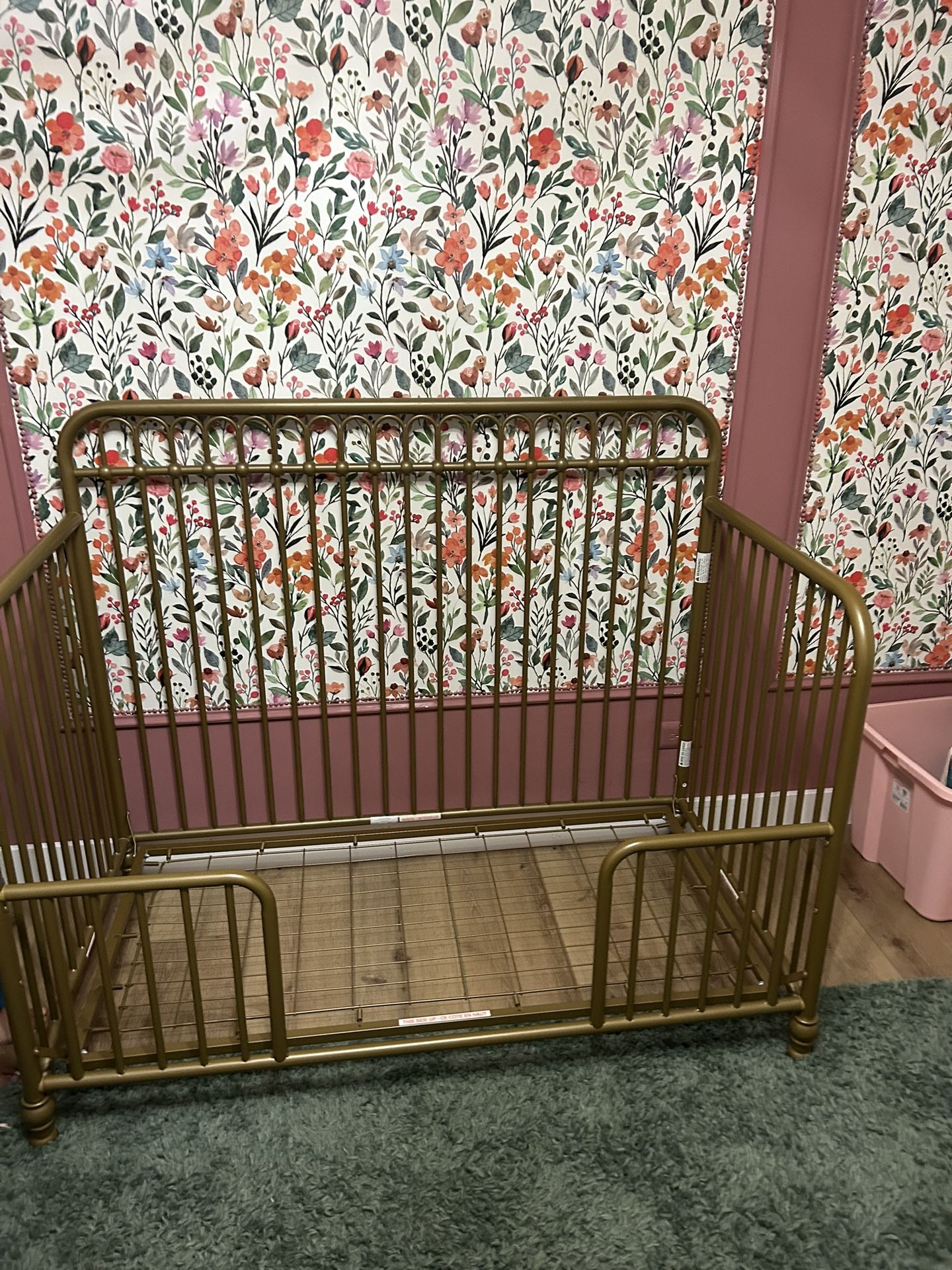Little Seeds Ivy Gold Crib