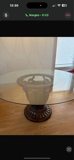 Round table (like new)
