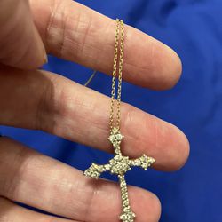 ✝️14K yellow Gold And Diamond Necklace 💟