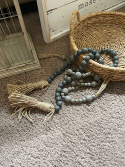 Decor string of beads
