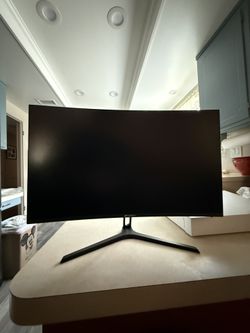 27 Inch Curved Monitor