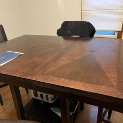 Dining Table W/ 4 Swivel High Chairs