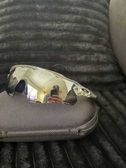 OAKLEY-DM ME
