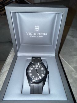 Victorinox Swiss Army Men's Quartz 43mm Black Dial Rubber Strap Date 100m Box