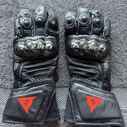 Dainese Carbon 4 Men’s Long Motorcycle Gloves