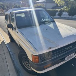 1987 Toyota Pickup (ignore Parts)