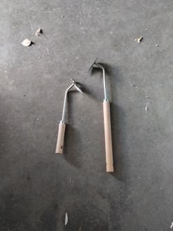Weed Pullers 