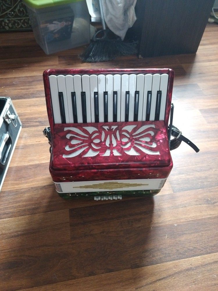 Rossetti Accordion 