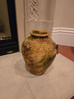 2 Decretive vase