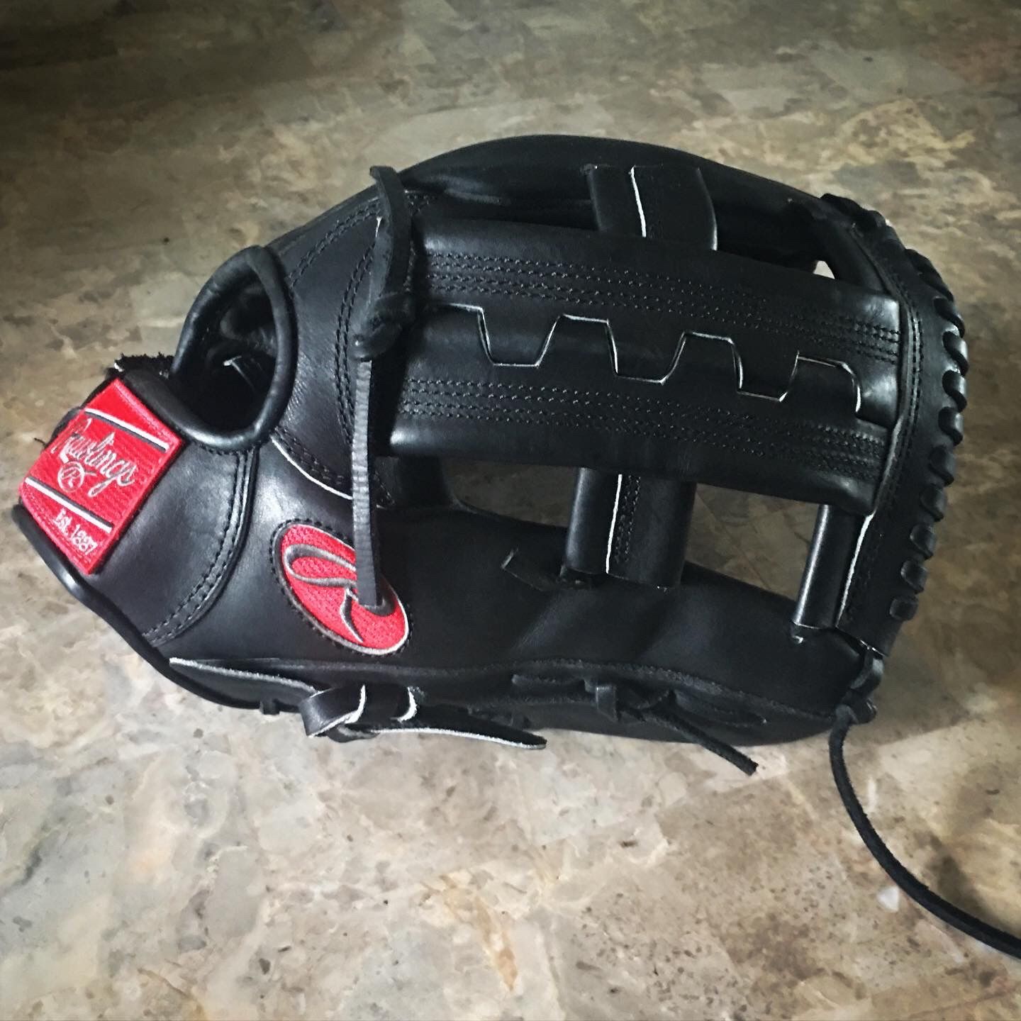 Rawlings PRORV23 12.25 inches heart of the hide