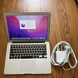 MacBook Air 13” 2017/8GB RAM/128GB SSD/Fully Functional/Excellent Battery
