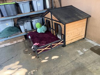 Dog house for sale