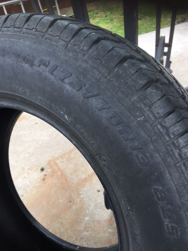 Trailer tire / llanta de traila