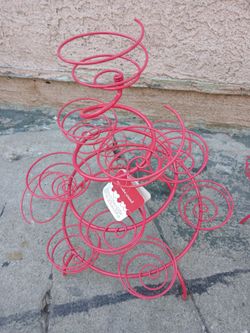 Red Metal Wire Cupcake Stand