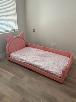 Kids Twin Size Bed W/Mattress