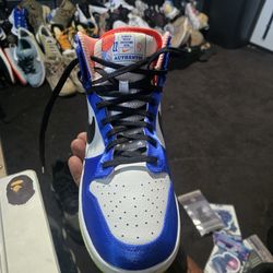 Nike Dunk High
Blue Satin (Women's) Size 10 Or Men's Size 8.5 Like New Condition 