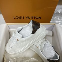 Louis Vuitton White Shoes Size 9 US Euro 41 