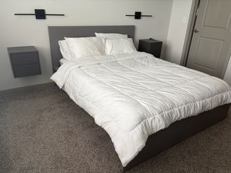 Queen Bed with Mattress