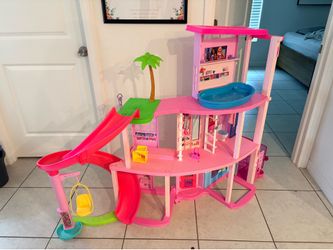 Barbie dream house ONLY