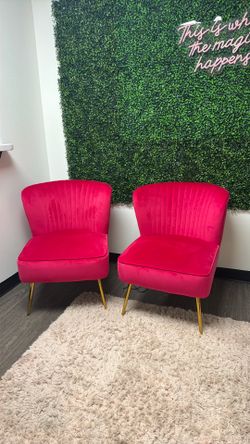 Hot pink chairs (set)