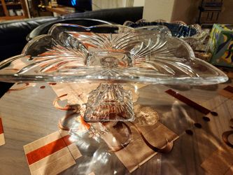 Large 11 inch by 11 inch crystal footed vase stand