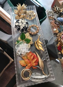 Brooches and pins all vintage