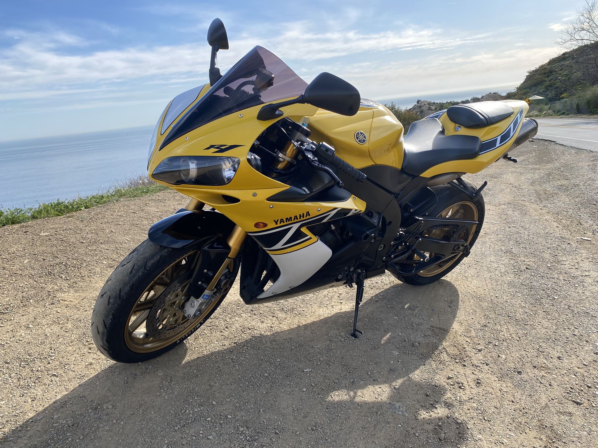 2006 YAMAHA YZF-R1 LIMITED EDITION 50TH ANNIVERSARY. 1 OUT OF 500 MADE! COLLECTIBLE & VERY RARE. LOW MILES. MERCHESINI RIMS & OHLINE SUSPENSION