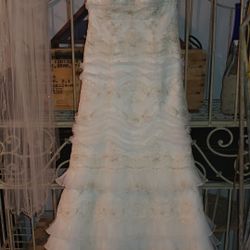 WEDDING DRESS AND MATCHING VEIL