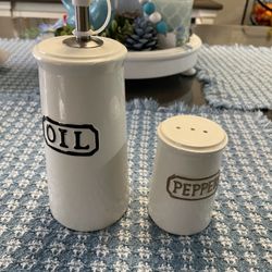 Para el aceite y y para pimienta