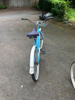 2 cruiser bikes