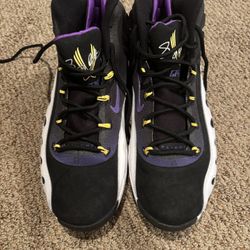 Nike Sonic Flight basketball shoes size 10.5.