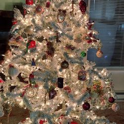    Christmas Tree       Insta-Shape Tree