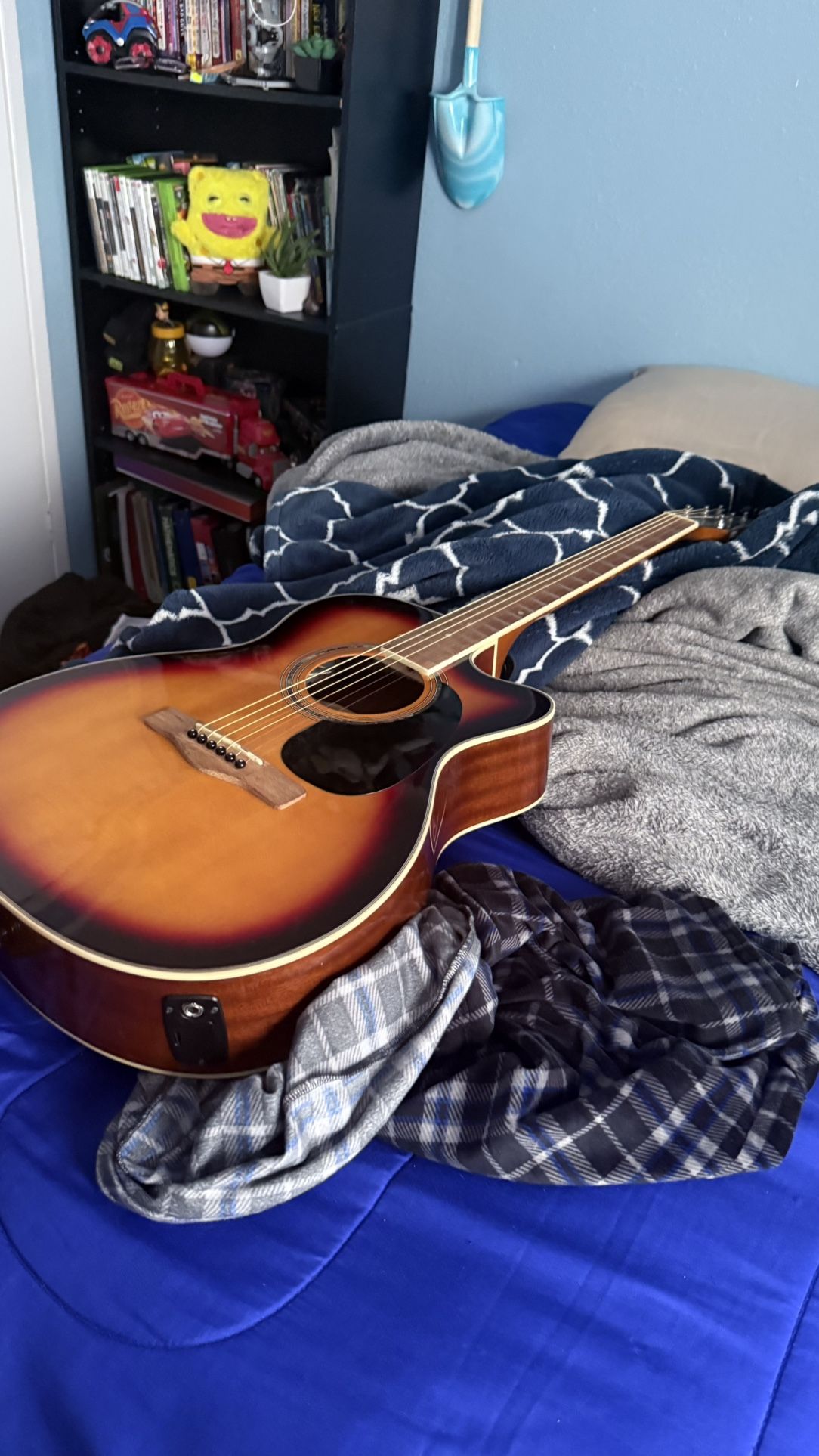 Acoustic 6 Guitar