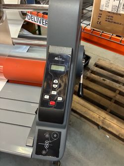 Royal Sovereign RSC-1651LSH Heat Assist 65” Cold Roll Laminator