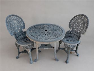 Decorative Vintage-Style Resin Bistro Set – Ornate Wrought Iron Look (Table + 2 Chairs)