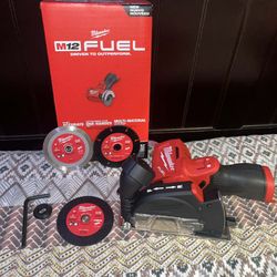MILWAUKEE M12 FUEL 12V Lithium-lon Brushless Cordless 3 in. Cut Off Saw