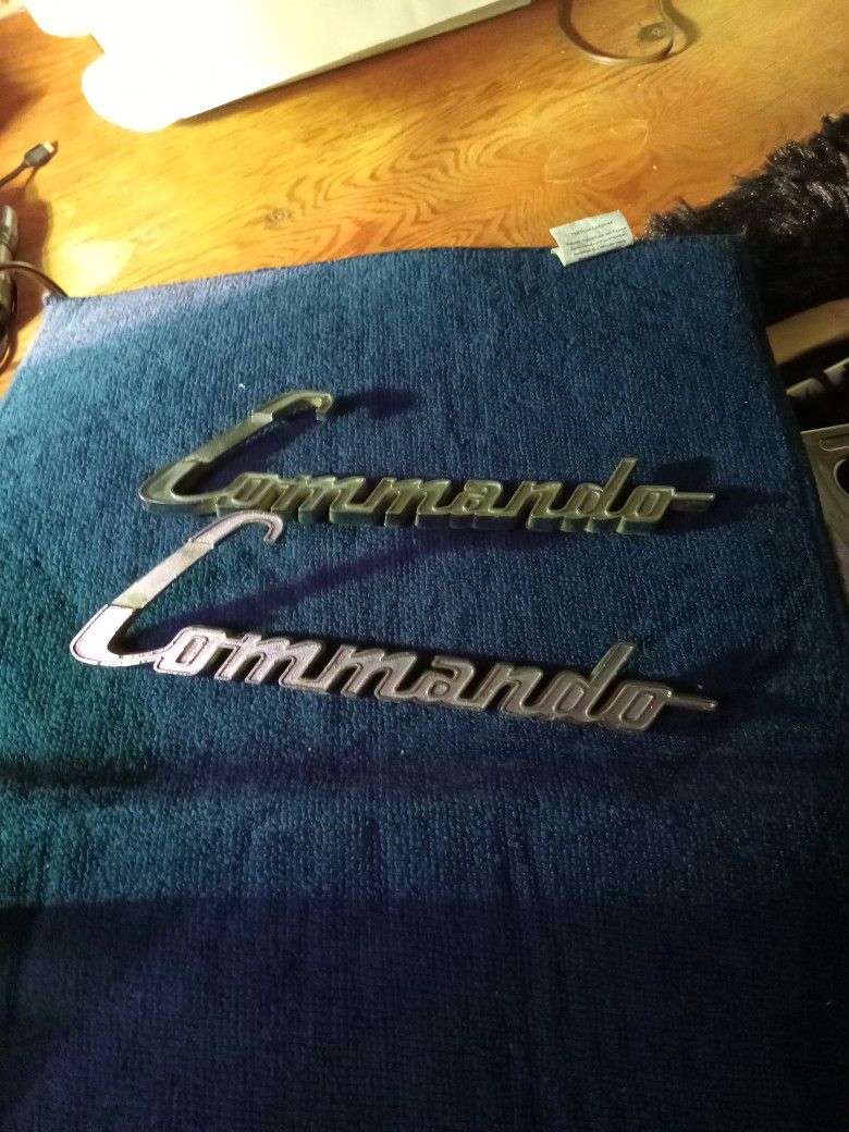 Hood Orniments Commando