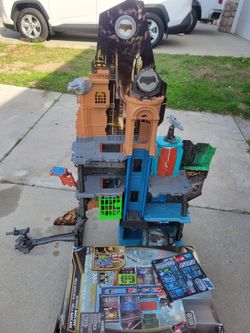 Ultimate Batcave Mega Batman Baticueva Toy Castle