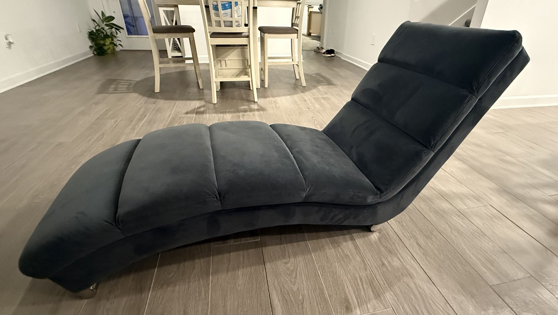 Chaise Lounge Chair Modern Long Lounger for Office, Living Room.