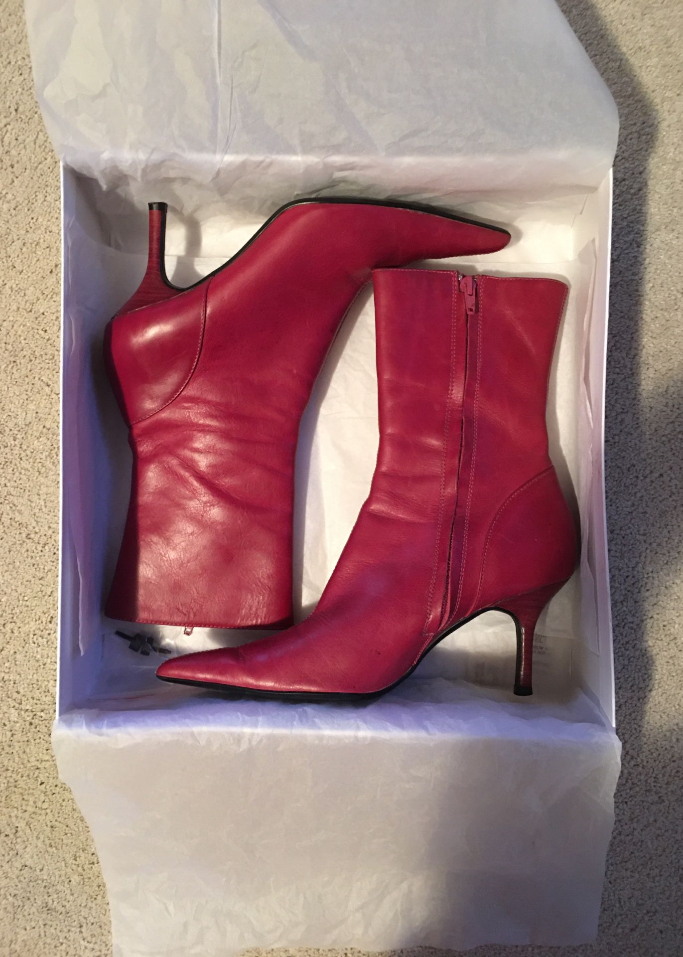 Steve Madden, Chicago Raspberry Leather Boots.Size 7 1/2