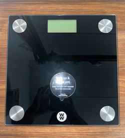 Brand New Bathroom Scale by WW Weight Watchers Conair 400 Lbs with Batteries